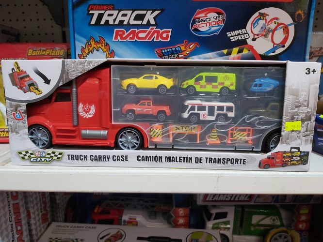 משאית מכבי אש עם 6 רכבי ברזל קטנים