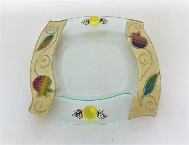 מגש מעוצב בעיטור רימונים ועלים