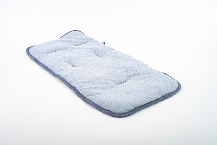 ריפודית לעגלה/לסלקל דו צדדית איכותית- 100% כותנה אורגנית עם שם התינוק - דגם אפור בהיר/כהה