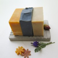 מארז סבונית פסים ושלושה סבונים