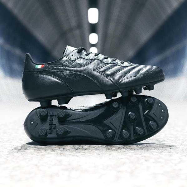 diadora blackout football boots