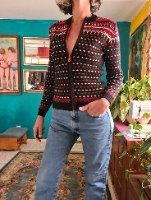 קרדיגן סקנדינבי באדום ושחור מידה S/M