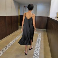 שמלת סאטן משי - שחורה