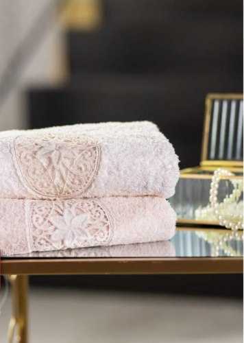 מגבות גאקרד ויצנזה מגבות יוקרה בעיצוב רומנטי עשויות 100% כותנה מפנקת ורכה