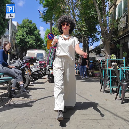 חולצת NAM - לבן עם הדפס אופנים