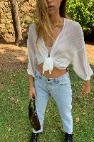 עליונית קייט שיפון קשירה לבנה