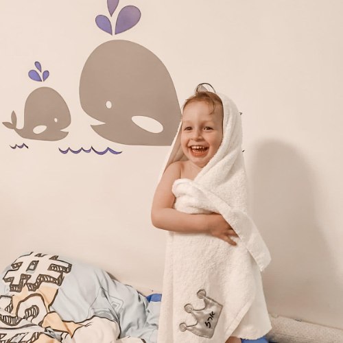 מגבת ענקית עם שם הילד