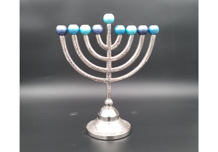 חנוכיה מעוצבת אלומיניום בשילוב גוון כחול