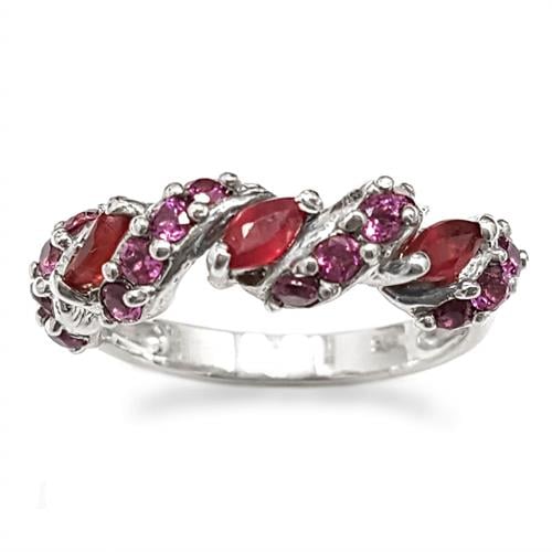 טבעת כסף משובצת אבן רובי אדומה ואבני גרנט קטנות  RG5916 | תכשיטי כסף 925 | טבעות כסף