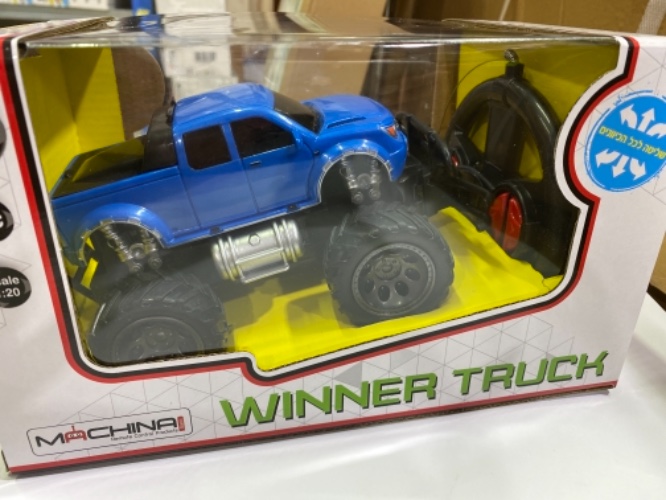 מיני ג׳יפ על שלט