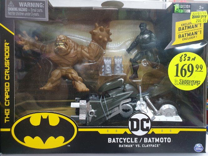 דמות בטמאן אופנוע והאוייב