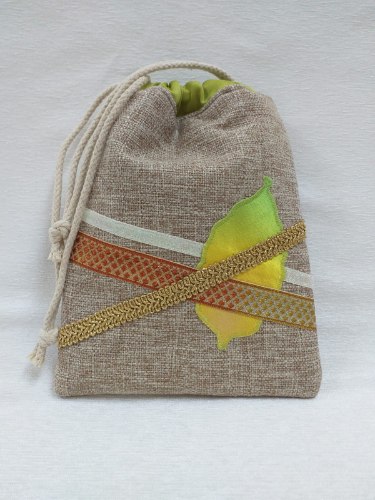 שקית לאתרוג מבד בעבודת יד,  לנשיאה נוחה לבית הכנסת - דגם נתנאל