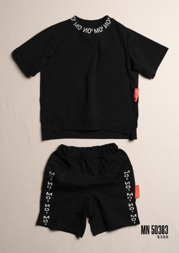 חליפה הדפס בצווארון שחור