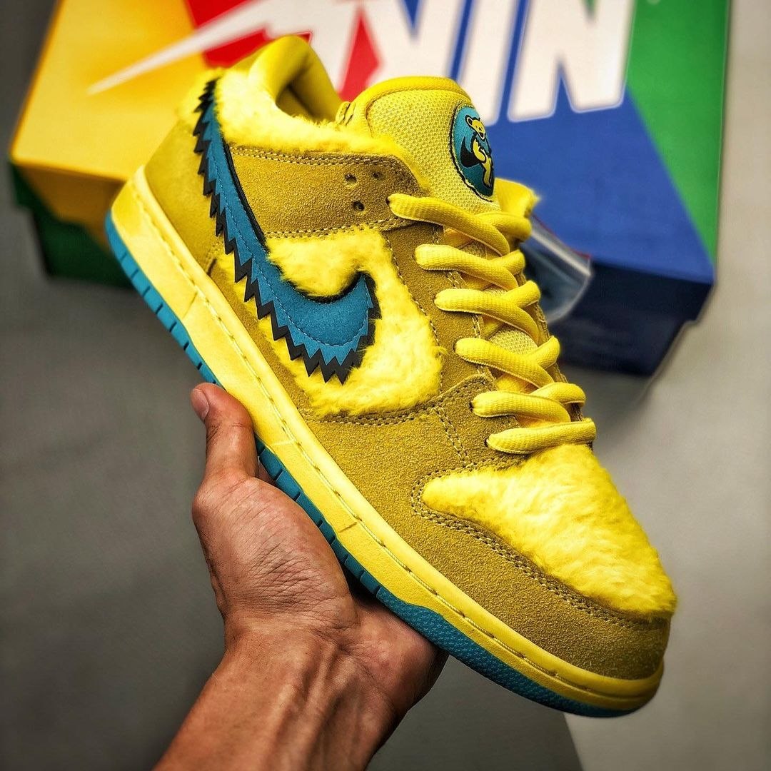 nike sb dunk grateful dead yellow bear