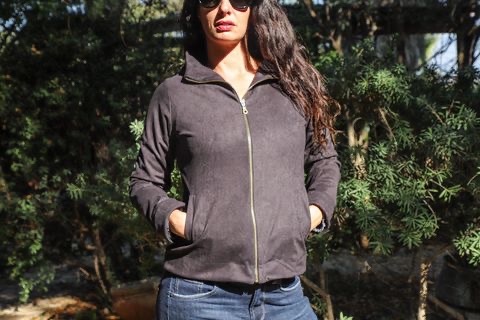 ג'קט צוארון מוגבה עם רוכסן דמוי זמש