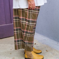 מכנסיים מדגם מיכאלה בצבע חאקי עם משבצות צבעוניות