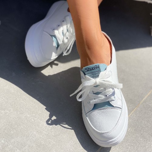 נעלי סניקרס לנשים - מיניסוטה