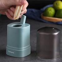 שולף קיסמים אוטומטי