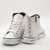 סניקרס גבוהה לנשים ירדן