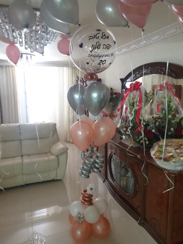 מעמד בלונים ובלוני הליום לקישוט