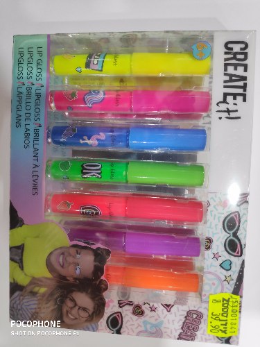 ליפ גלוס שפתון