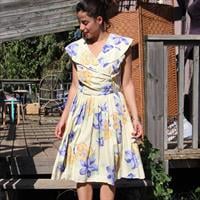 שמלת אייטיז מהודרת מידה M/L