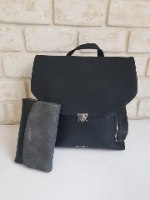 תיק גב גדול יפית שחור לקה