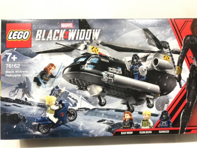Lego black widow’s helicopter chase 76162