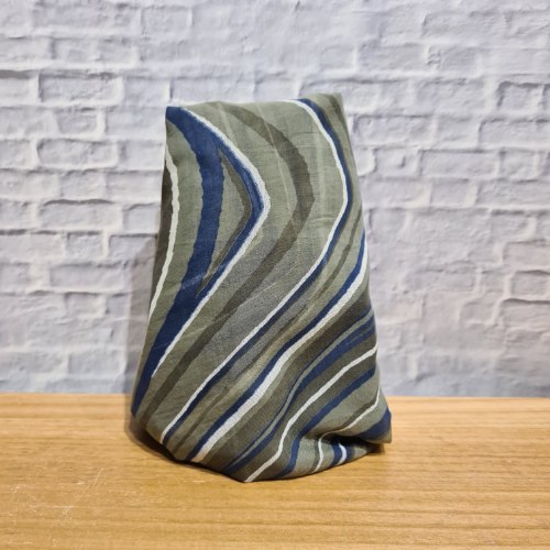 צעיף איטלקי כחול אפור פסים