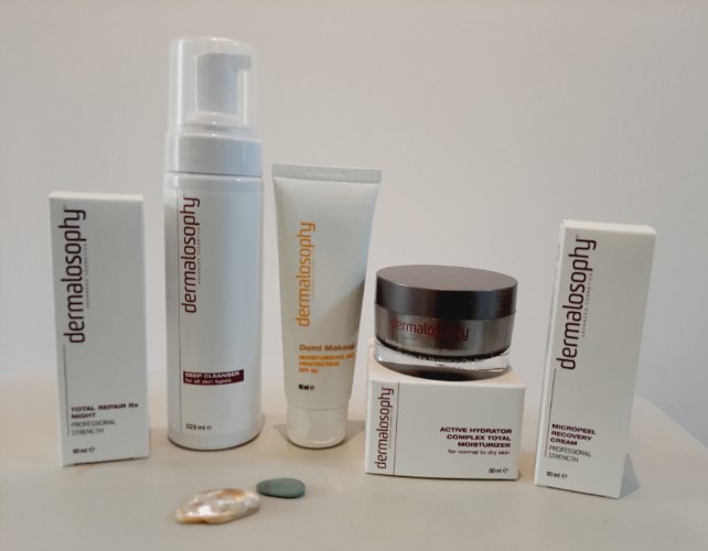 דרמלוספי - ערכת טיפול לעור קורן וצעיר! (הערכה מכילה 4 מוצרים)