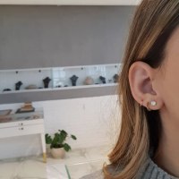 עגילי יהלומים צמודים לאישה 0.60 קראט - עגילי יהלומים צמודים לאוזן