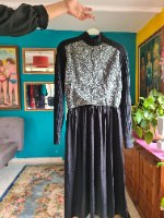 שמלה שחורה עם לורקס כסוף S