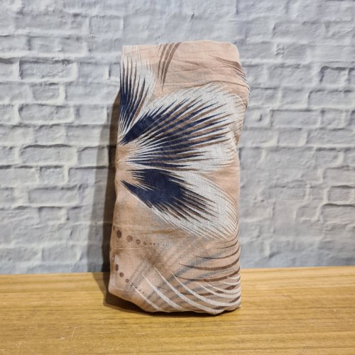 צעיף איטלקי פיץ' פרחים גדולים לבן כחול