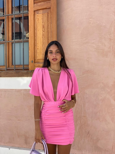 חליפת חצאית סטאיה ורוד