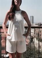 חולצת ריקמה ג'ואנה לבן