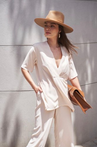 חליפת JIZELE שמנת