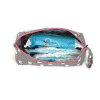 מארז מתנה ליולדת בהתאמה אישית: שמיכת חורף ונרתיק טיטולים (ניתן לבחור צבע וכיתוב)