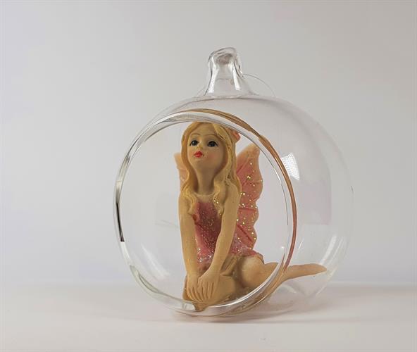 פייה קטנה יושבת בכדור זכוכית 65 מ"מ