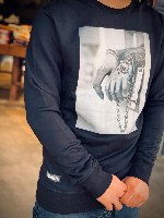 סווטשירט T - AKASHI צבע שחור/לבן