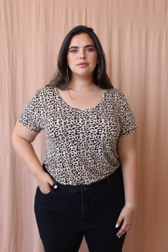 חולצת T SHIRT בילי מנומר חום