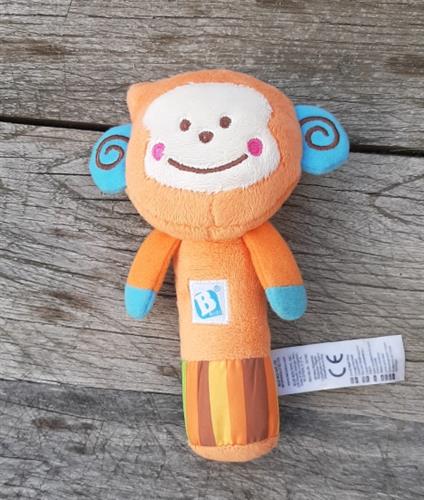 צעצוע תינוקות רך, קוף חייכן עם ידית אחיזה נוחה שמצפצפת בנועם כשלוחצים. במצב מצויין עם לולאה מאחור כך שאפשר לתלות בקלות, מבית blue box