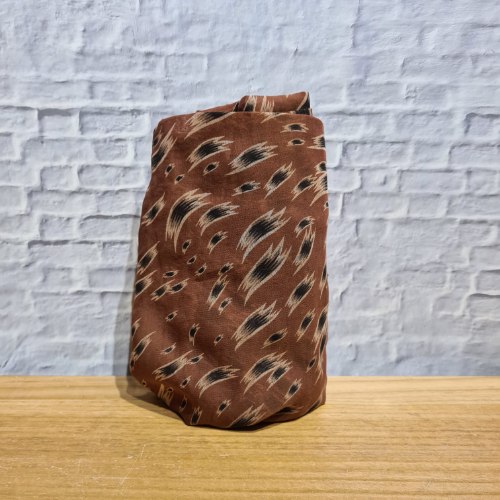 צעיף איטלקי חום דוגמא שחורה