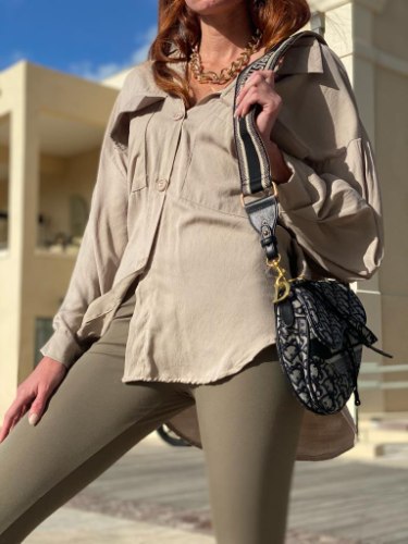 מכופתרת ג'ולין