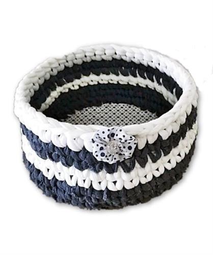 סלסלה סרוגה, סלסלה עגולה, סלסלת איחסון  סרוגה , סלסלות, סלסלה לשידת החתלה, סלסלה על בסיס עץ, סלסלת איחסון עגולה  , סלסלה עבודת יד, סלסלות סרוגות, סלסלה סרוגה מעוטרת, סלסלה מתנה, מתנה ליולדת , מתנה , סלסלה לעציץ