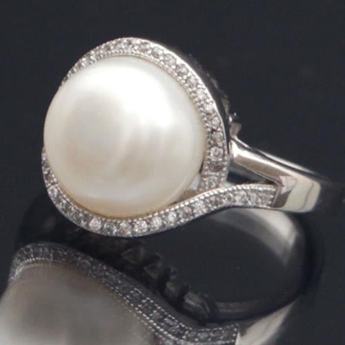 טבעת כסף משובצת זרקונים ופנינה לבנה RG7089