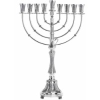 חנוכיית איטליה מעוטרת M