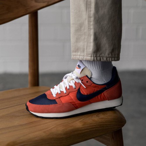 נשים | NIKE CHALLENGER OG OPIT RED