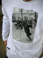 סווטשירט T - AKASHI  צבע לבן/שחור