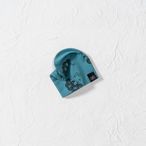 כובע תכלת מודפס