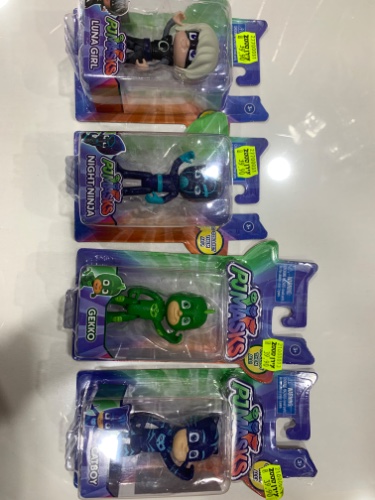 מגוון דמויות כח פיג’י קטנות